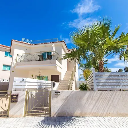 Rent Private 175 פרוטאראס